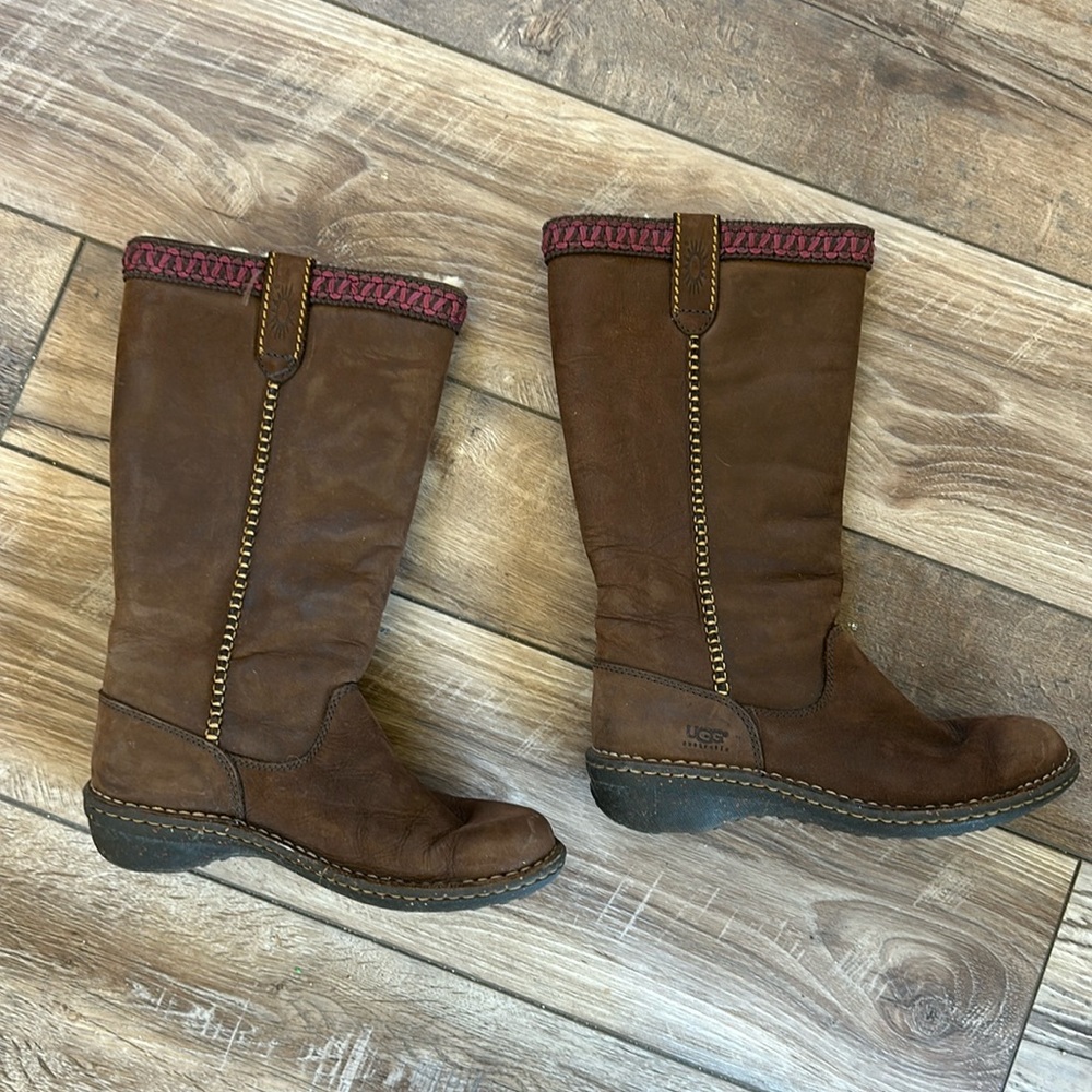 Size 6 Ugg boots